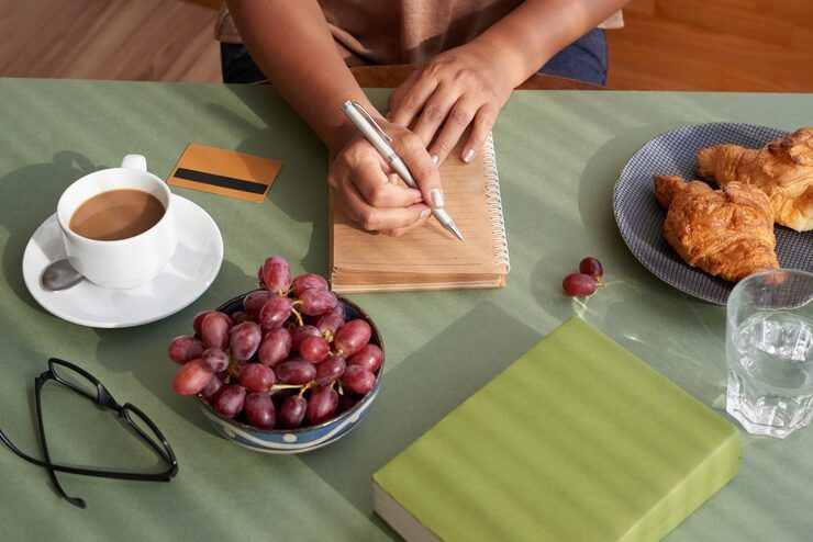کبودی غیرعادی و فشار خون بالا